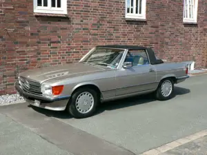 Mercedes-Benz SL 560 W107 *** Europa-Optik