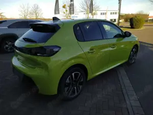 Peugeot 208 Pure Tech 100 Allure Nav*SHZ*RFK ..... Bild 5