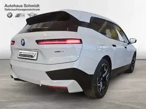 BMW iX xDrive40 *Sportpaket*22"*LC Prof.*HUD*AHK*H/K*DAB* Bild 4