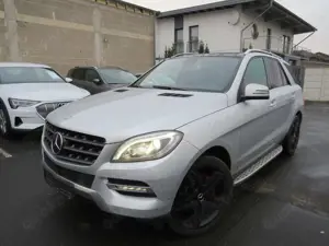 Mercedes-Benz ML 400 ML 400 *PANO *LEDER *AHK *XENON *STANDHEIZUNG