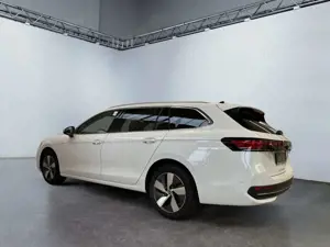 Volkswagen Passat Variant Business 1.5 eTSI DSG 360° Kamera Bild 4