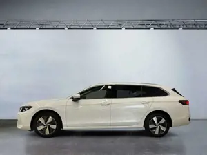 Volkswagen Passat Variant Business 1.5 eTSI DSG 360° Kamera Bild 3