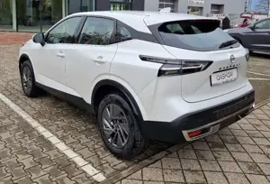 Nissan Qashqai 1.3 DIG MHEV Navi smart LED ACC Kam.Alu