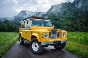 Land Rover Defender