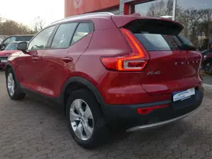 Volvo XC40 Momentum*Kamera*virtual*h/k-Sound*Navi*LED Bild 3