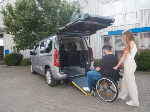 Peugeot Rifter L1 mit Rollstuhlrampe Bild 5