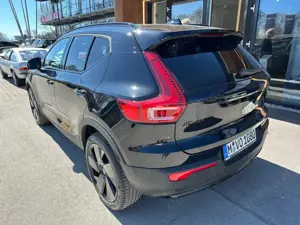 Volvo XC40 B4 Plus Black Edition FWD EU6e Digitales Cockpit M Bild 3