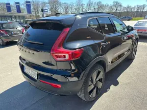 Volvo XC40 B4 Plus Black Edition FWD EU6e Digitales Cockpit M Bild 4