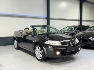 Renault Megane 2.0 Authentique Karmann Cabrio LEDER PDC SHZ KLIMA