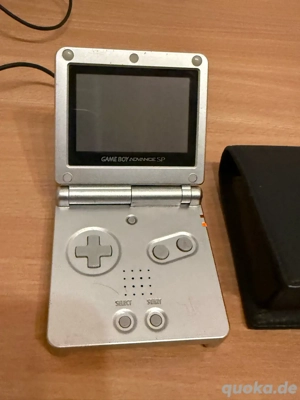 Nintendo, Gameboy, Advance SP mit Ladekabel