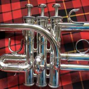 Yamaha Custom E Trompete mit Eb GlockeSchieber