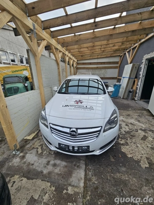 Verkaufe Opel Insignia Sports Tourer SW Bild 4