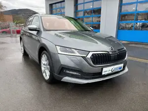 Skoda Octavia Combi Scout 4x4 LED NAV PANO KAMERA AHK Bild 2