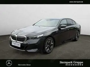 BMW 520 5er - 520 d M-Sport DrivAss+IconGlow+AHK+HK+20"