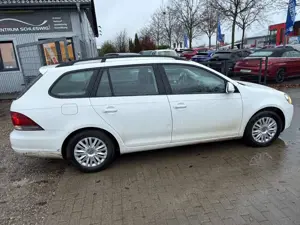 Volkswagen Golf Variant 1.6 TDI Trendline Klimaauto Navi Sitzhzg 2. Hand Bild 4