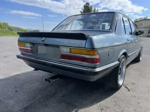 BMW 520 E28 520i ALPINA Style Bild 2