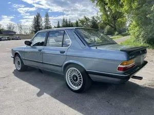 BMW 520 E28 520i ALPINA Style Bild 5