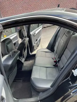 Mercedes-Benz C 180 T CGI Automatik BlueEFFICIENCY Avantgarde Bild 4