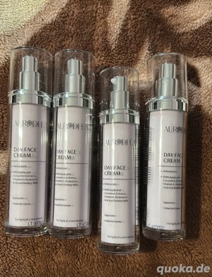 Tages und Nachtcreme mit Eselsmilch