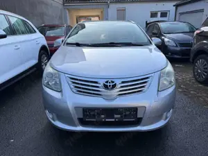 Toyota Avensis 1.8 Kombi Edition *Navi/Kamera/AHK* Bild 2