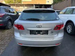 Toyota Avensis 1.8 Kombi Edition *Navi/Kamera/AHK* Bild 5
