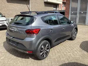 Dacia Sandero Stepway Expression 1.0 TCe 90 CVT Bild 4