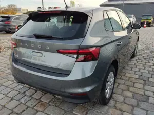 Skoda Fabia Selection 1.0 TSI 115 PS DSG  4-Jahre-Garantie-... Bild 2