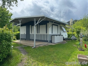 Wohnwagen Knaus Azur mit Schutzdach, Vorzelt und Überdachung 