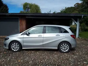 Mercedes-Benz B 180 B 180 7G-DCT Edition B