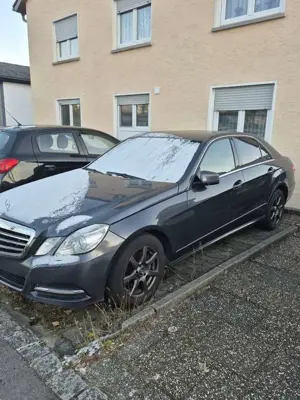 Mercedes-Benz E 200 CDI DPF BlueEFFICIENCY Elegance