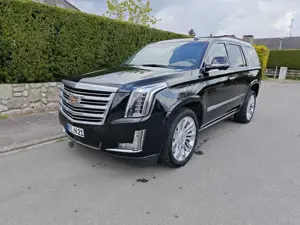 Cadillac Escalade 6.2 V8 Platinum Europamodel, Schiebedach, Massages