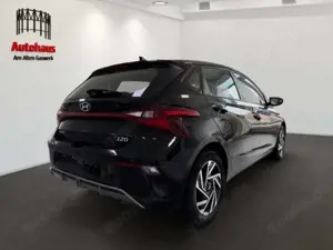 Hyundai i20 SITZHEIZ.+LENKRADHEIZ.+RÜCKFAHRKAM.+KLIMA Bild 3