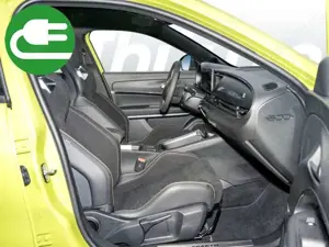 Abarth 600e Scorpionissima Sportpaket Bluetooth Navi LED Bild 3