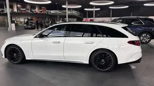 Mercedes-Benz E 450 E 450 d T 4Matic 9G-TRONIC AMG Premium HUD Supersr