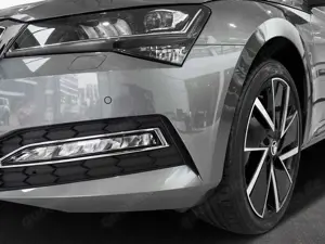 Skoda Superb Combi 2.0 TDI DSG Style Bild 4