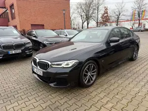 BMW 520 d M-Sport*Glasdach*Harman*Kamera*AHK*4 Zonen