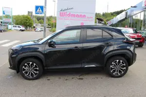 Toyota Yaris Cross 1.5 Hybrid 130 Teamplayer Winter+Safety+Lenkradhzg Bild 3