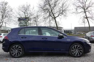 Volkswagen Golf Style 1.5 eTSI*NAVI*SHZ*SR*WR*KAMERA*ACC*MASSAGE* Bild 4