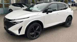Nissan Qashqai 1.3 MHEV 7-AT Connecta LED AVM P-Dach S-