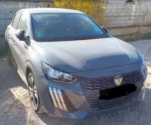 Peugeot 208 Hybrid 100 Allure eDCS6 Navi+LED+360° Kam+ACC+