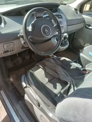 Renault Grand Scenic Bild 3