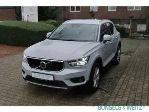 Volvo XC40 Momentum Pro 2WD T3 GEARTRONIC Navi Digitales Cock Bild 2