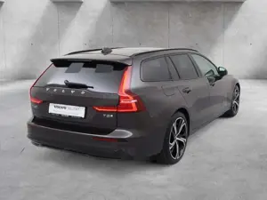 Volvo V60 T8 AWD Ultra Dark AWD BW ACC PANO 360° Bild 5
