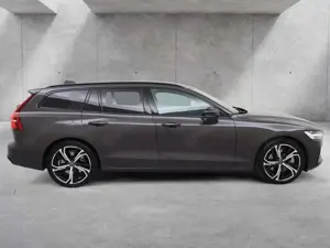 Volvo V60 T8 AWD Ultra Dark AWD BW ACC PANO 360° Bild 4