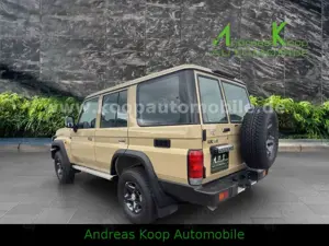 Toyota Land Cruiser GRJ 76 LX-G 4,0i V6 Euro-6e SOFORT Bild 4
