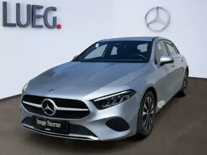 Mercedes-Benz A 180 d Kompakt LED-NAVIPREMIUM+RÜCKFAHRKAMERA