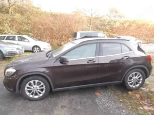 Mercedes-Benz GLA 180 CDI / d AHK/Navi Bild 3