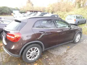 Mercedes-Benz GLA 180 CDI / d AHK/Navi Bild 4