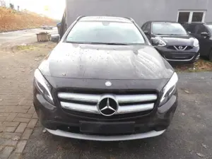 Mercedes-Benz GLA 180 CDI / d AHK/Navi