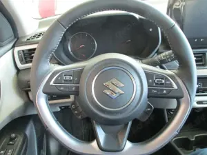 Suzuki Swift HYBRID 1.2 Comfort Plus CVT Bild 5